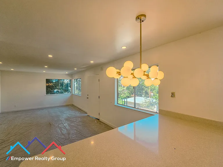 1512 Mozart St #F — Photo 3
