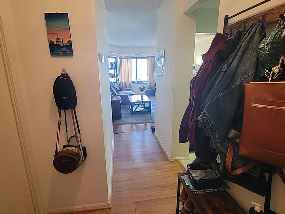 4th image of 900 N Stafford St APT 1702