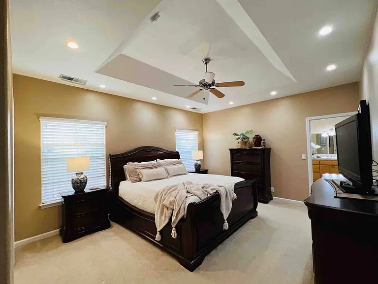 113 Sterling Oaks Dr — Photo 7