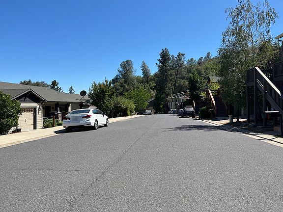 4th image of 282 Woodside Dr