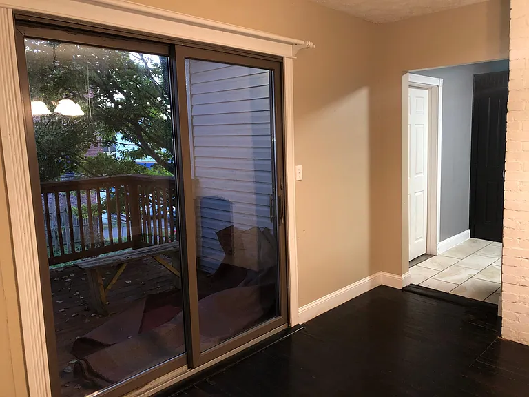 317 Maryland Ave — Photo 12