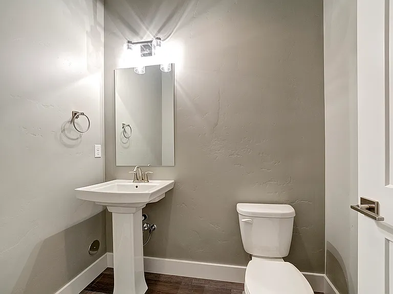 3008 E Shadowbluff St — Photo 10
