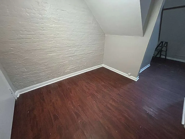 1215 Pine St #17 — Photo 9