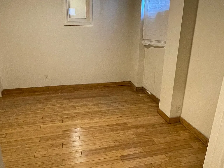 2338 Marshall Apartments — Photo 25