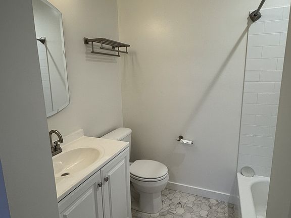5th image of 20 La Cresta Dr