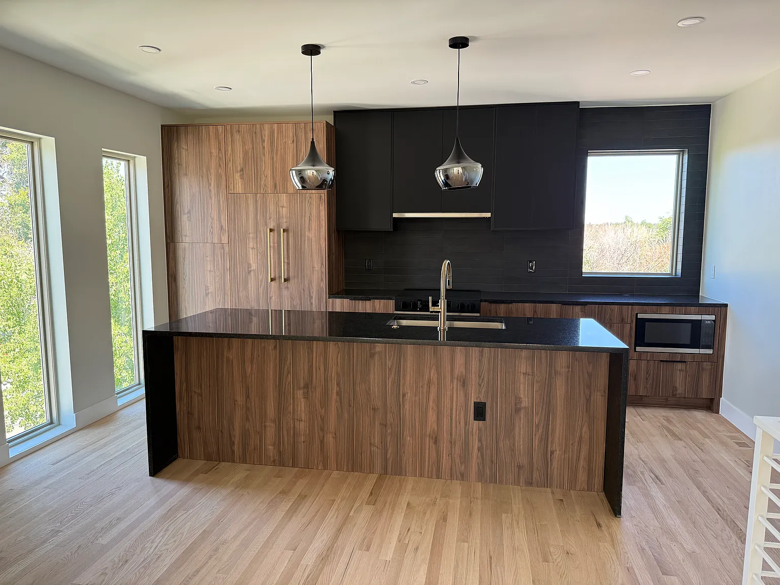 3 bed, 2.5 bath, 1620 sqft, $3,900 — Photo 1