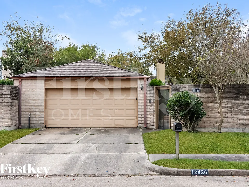 12426 Sungate Ln