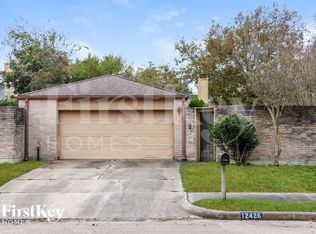 12426 Sungate Ln, Houston, TX 77071