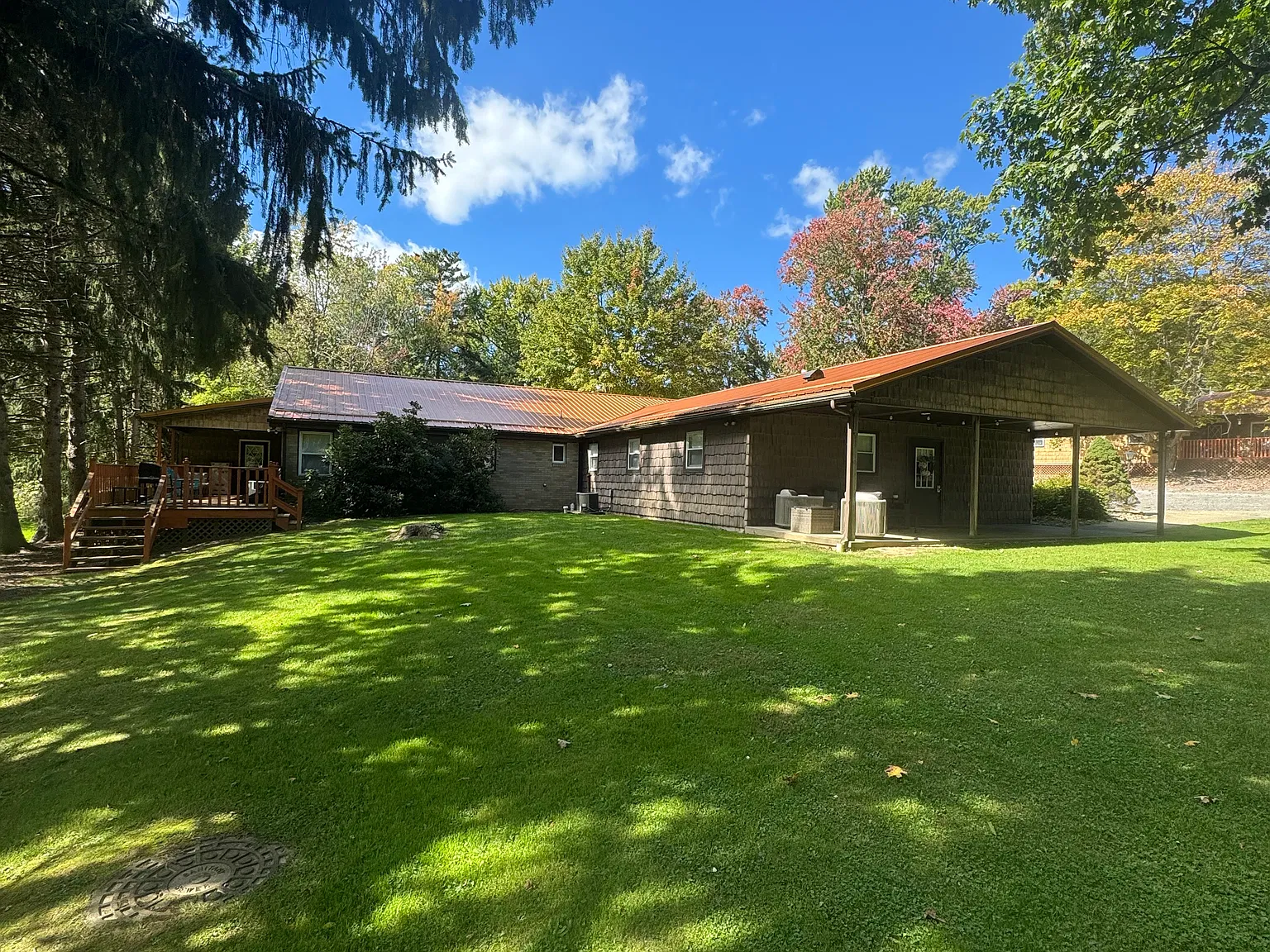 8 bed, 3600 sqft, $2,100 — Photo 3