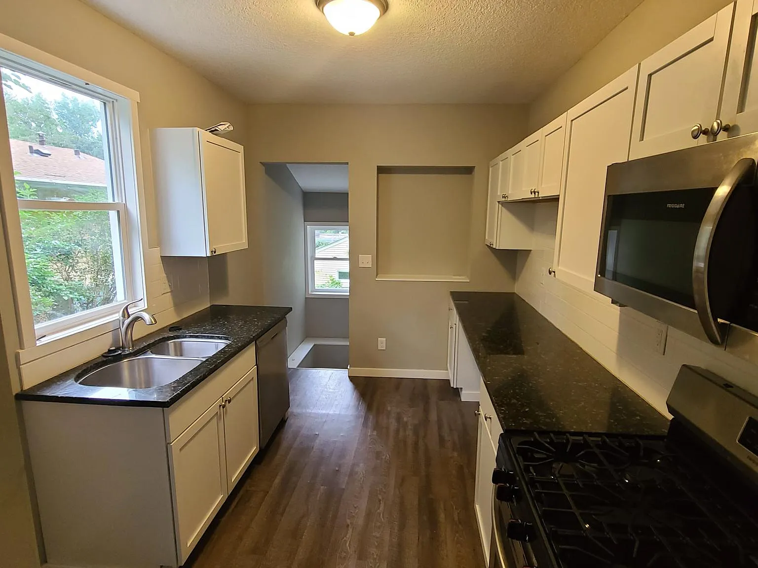 4 bed, 1500 sqft, $1,995 — Photo 1