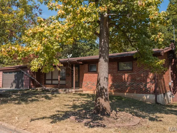 415 Quarry St, Farmington, MO 63640