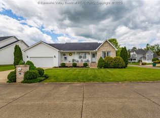 403 Pebble Creek Dr, Fraziers Bottom, WV 25082
