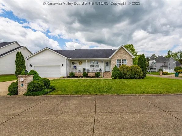 403 Pebble Creek Dr, Fraziers Bottom, WV 25082