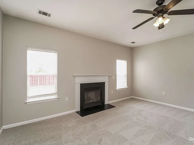 140 Dunnell Rd — Photo 6