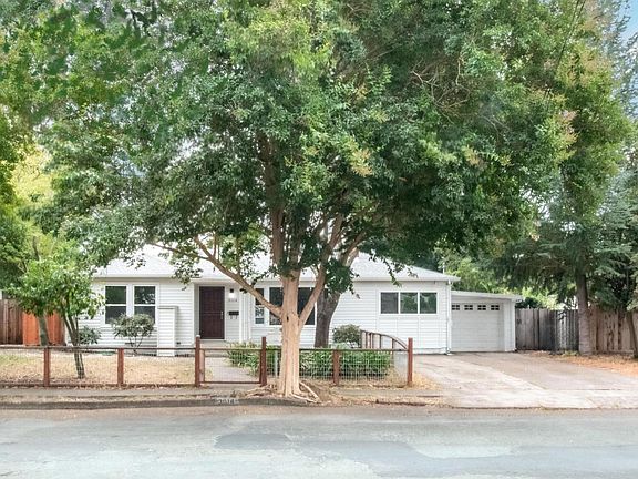 2nd image of 3014 Claremont Drive