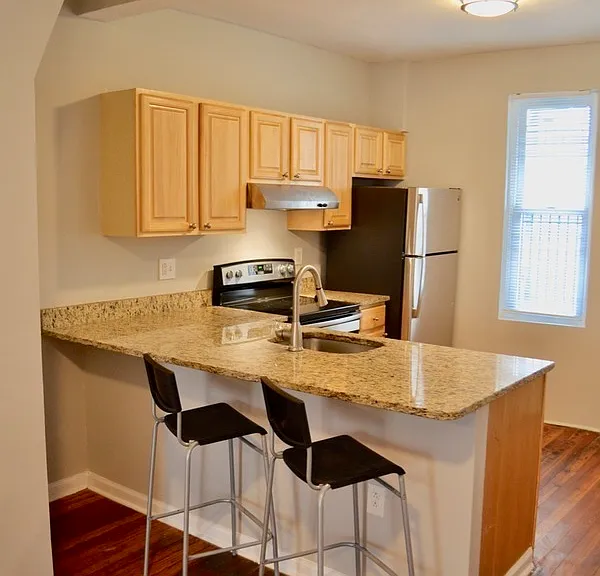 2350 Pierce St — Photo 3