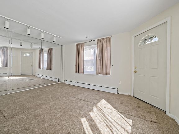 4th image of 2842 S Iseminger St Fl 1ST