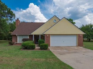 2100 S Luther Rd, Harrah, OK 73045