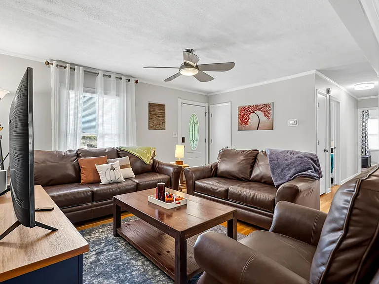 2891 Sunnyview Dr — Photo 8