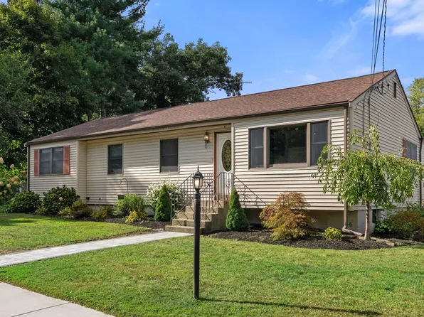 50 Main St, Medway, MA 02053