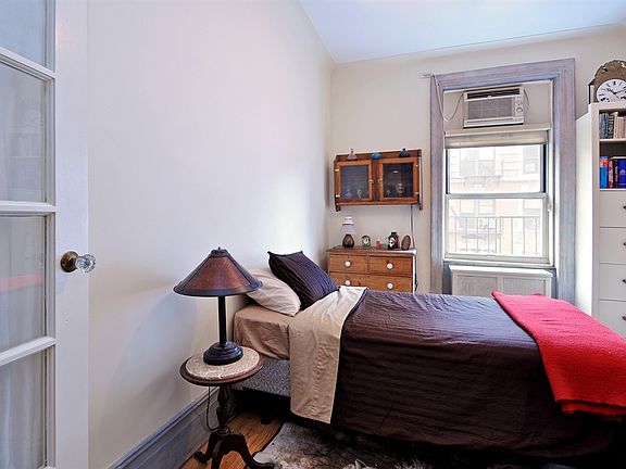 4th image of 323 W 83rd St APT 6C
