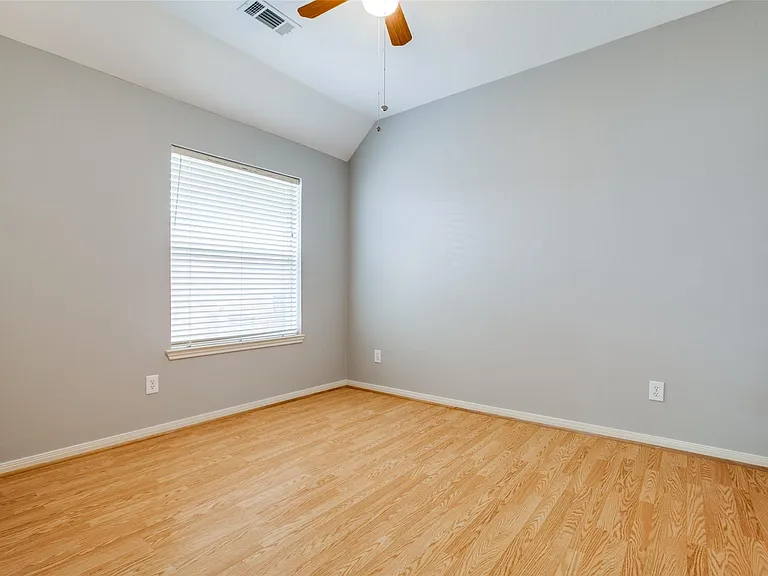 9331 Rodgers Rd — Photo 23