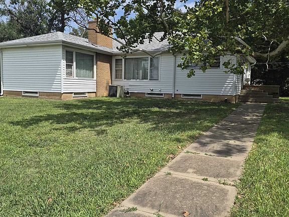 2nd image of 205 E Lost St