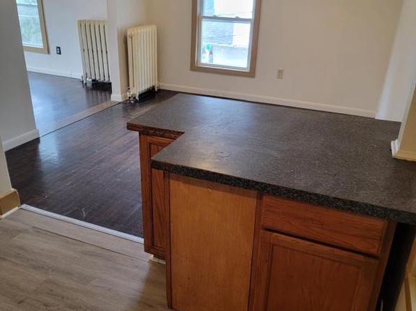 109 Guy Park Ave #2L