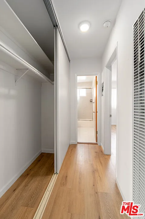 1 bed, 1.0 bath, 700 sqft, $2,300 — Photo 3