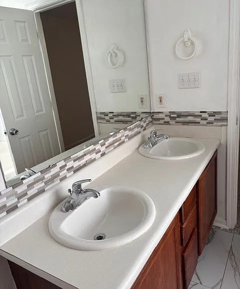 1422 Mingary Ave — Photo 9