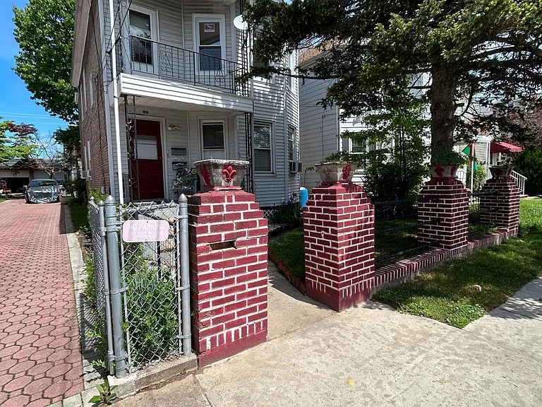 89 Division Ave — Photo 5