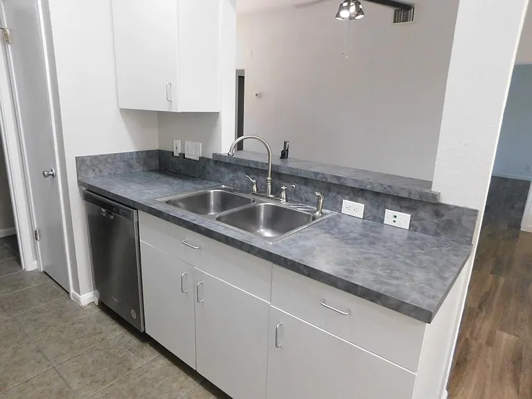 1104 Winecup Ct — Photo 18