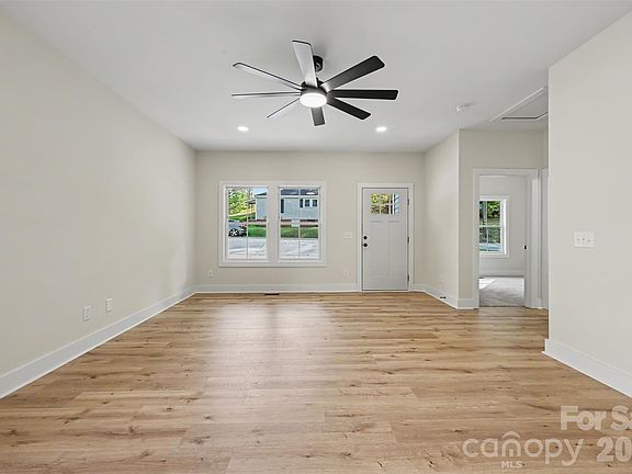 3rd image of 910 W 8th St