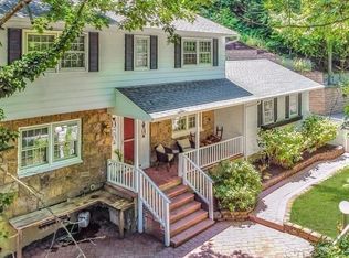 181 Mill Dam Rd, Centerport, NY 11721