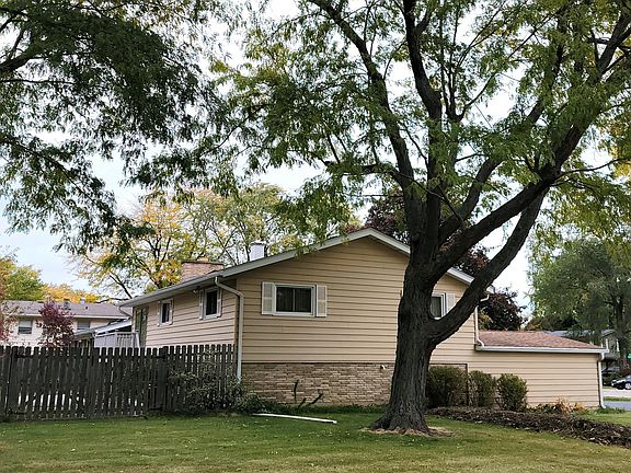 3rd image of 2610 N Evergreen Ave