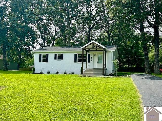 1st image of 1006 Oak Grove Cir