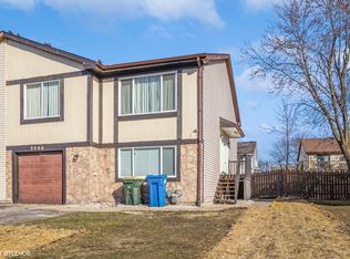 2066 Leeward Ln, Hanover Park, IL