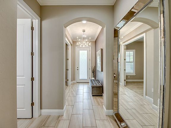 3rd image of 11500 Onyx Cir