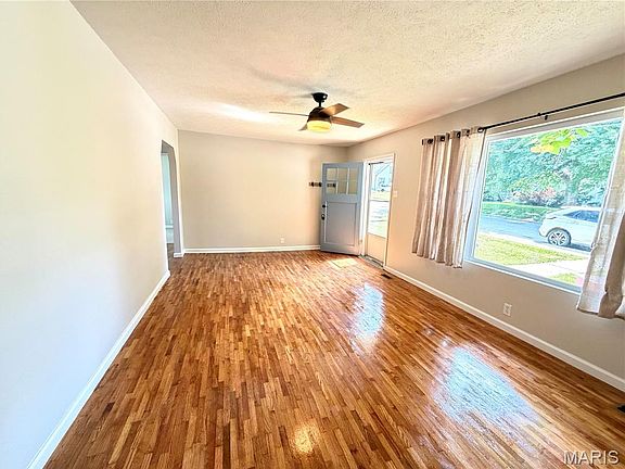 3rd image of 406 S Warfel St