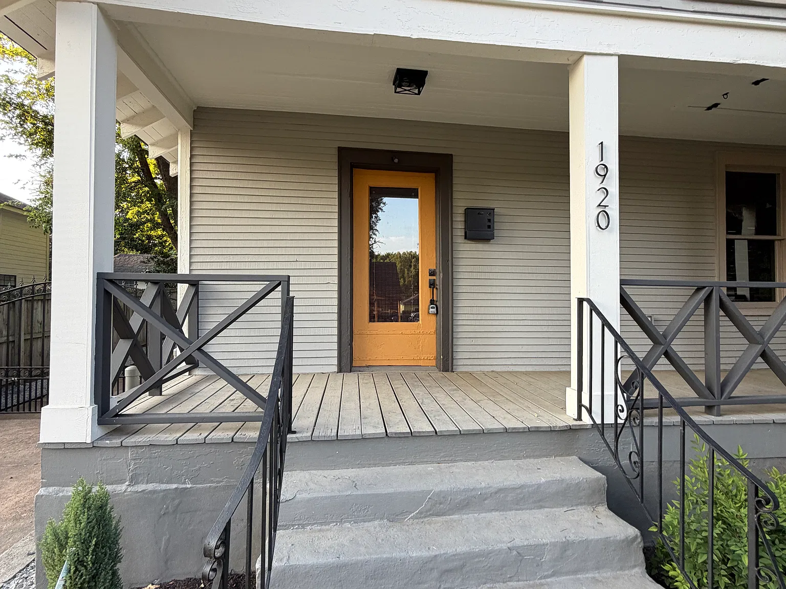 3 bed, 1589 sqft, $2,450 — Photo 2