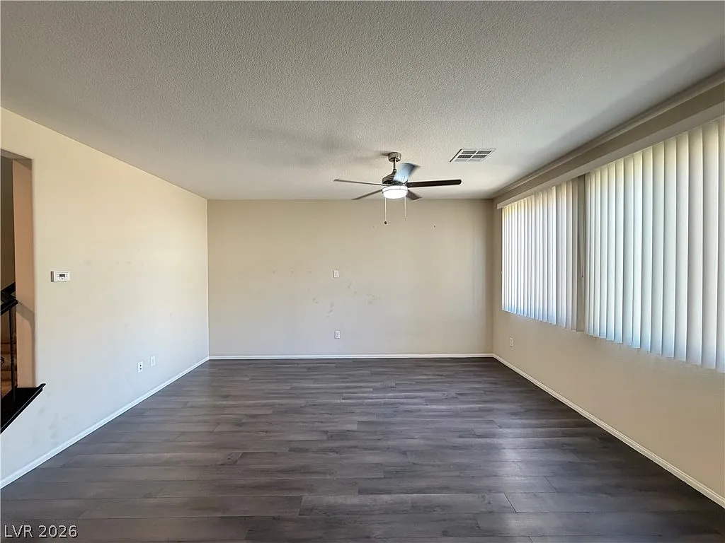 4 bed, 3.0 bath, 2275 sqft, $2,350 — Photo 3