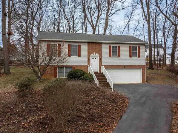 1042 Bridle Ct, Harrisonburg, VA 22801