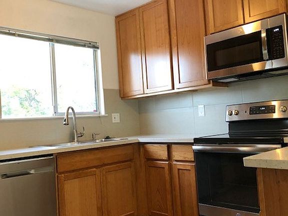 3rd image of 4721 Marconi Ave APT 19
