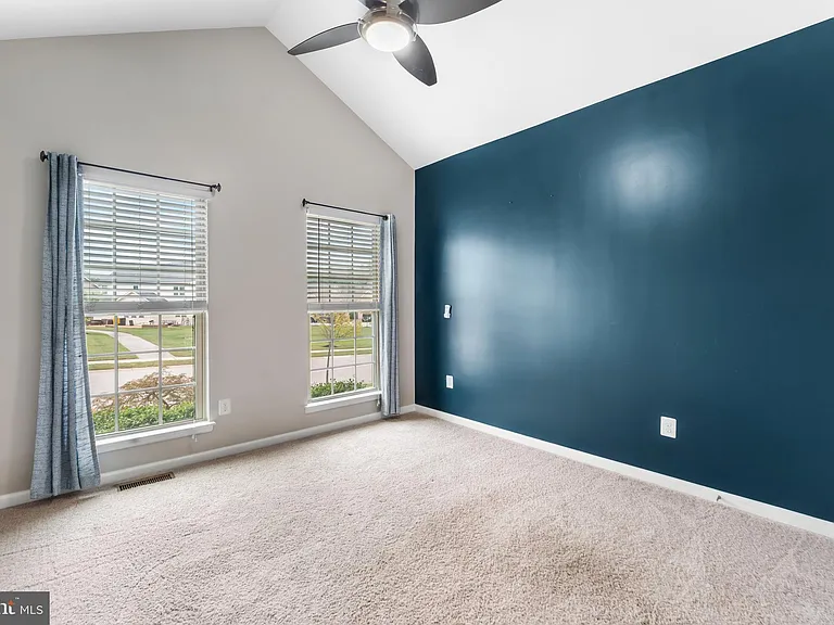 7570 Arundel Woods Dr — Photo 17