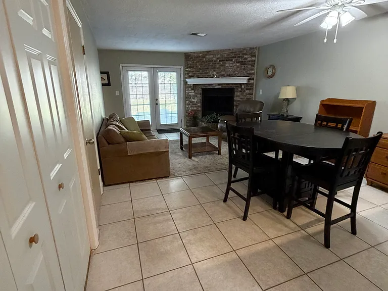 2 Court Dr #2 — Photo 11