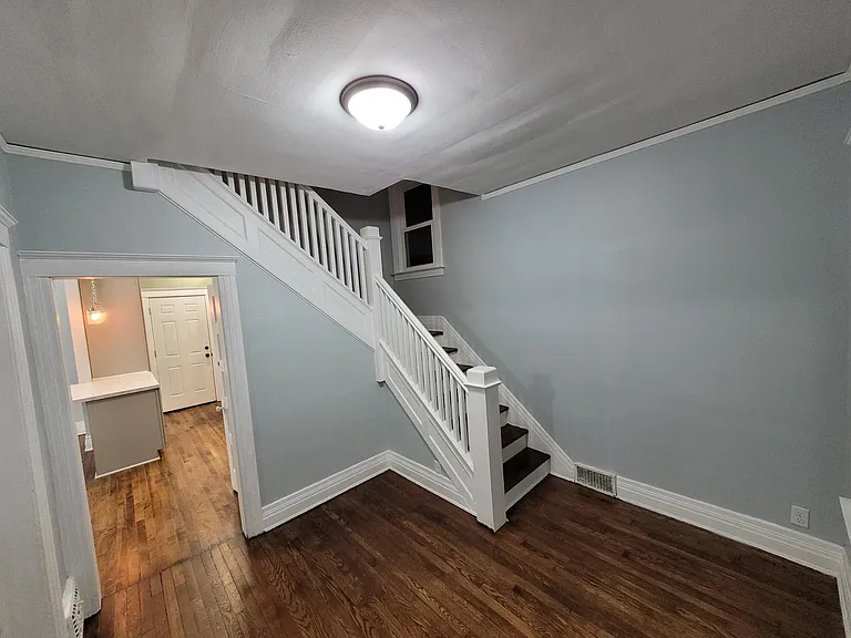 4212 Seneca St — Photo 8
