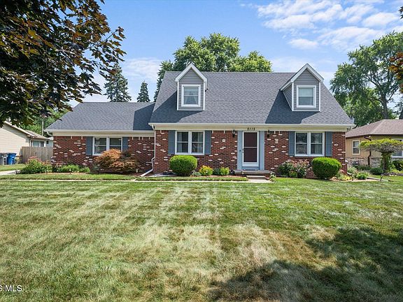 2nd image of 2115 Thornapple Dr
