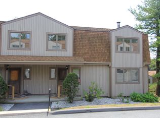 3 Oakside Ln, Peekskill, NY 10566