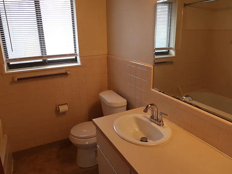 1250 Northfield Ave NE — Photo 6