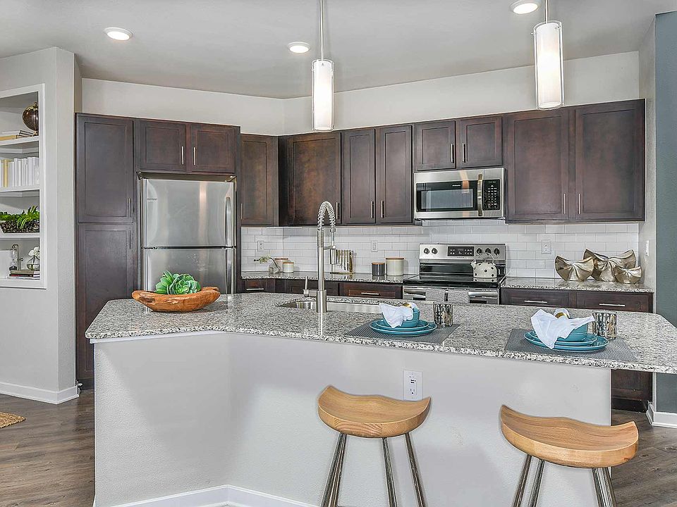 Gourmet Kitchen With Island